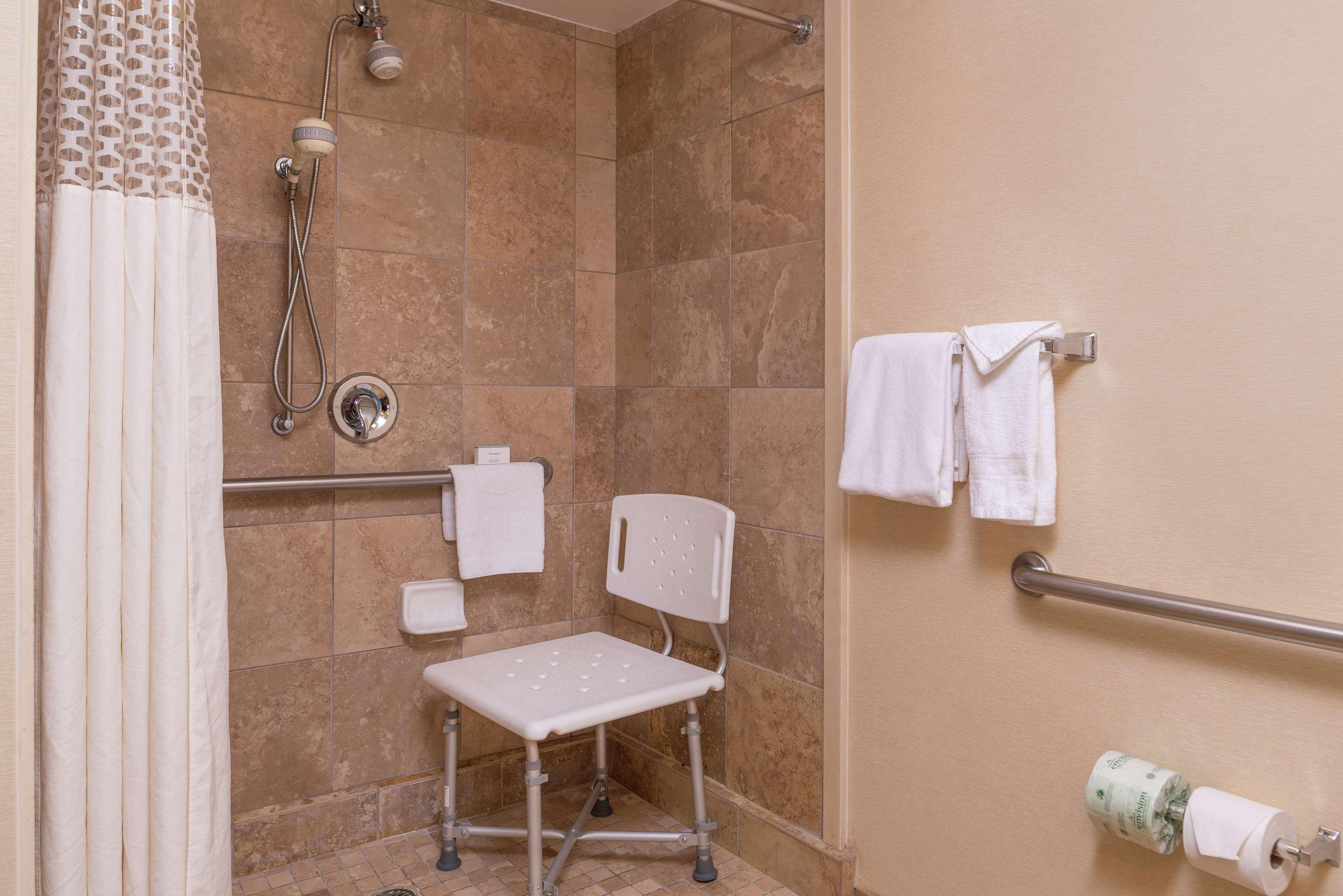 Hampton Inn & Suites Charlotte Arrowood Rd Экстерьер фото