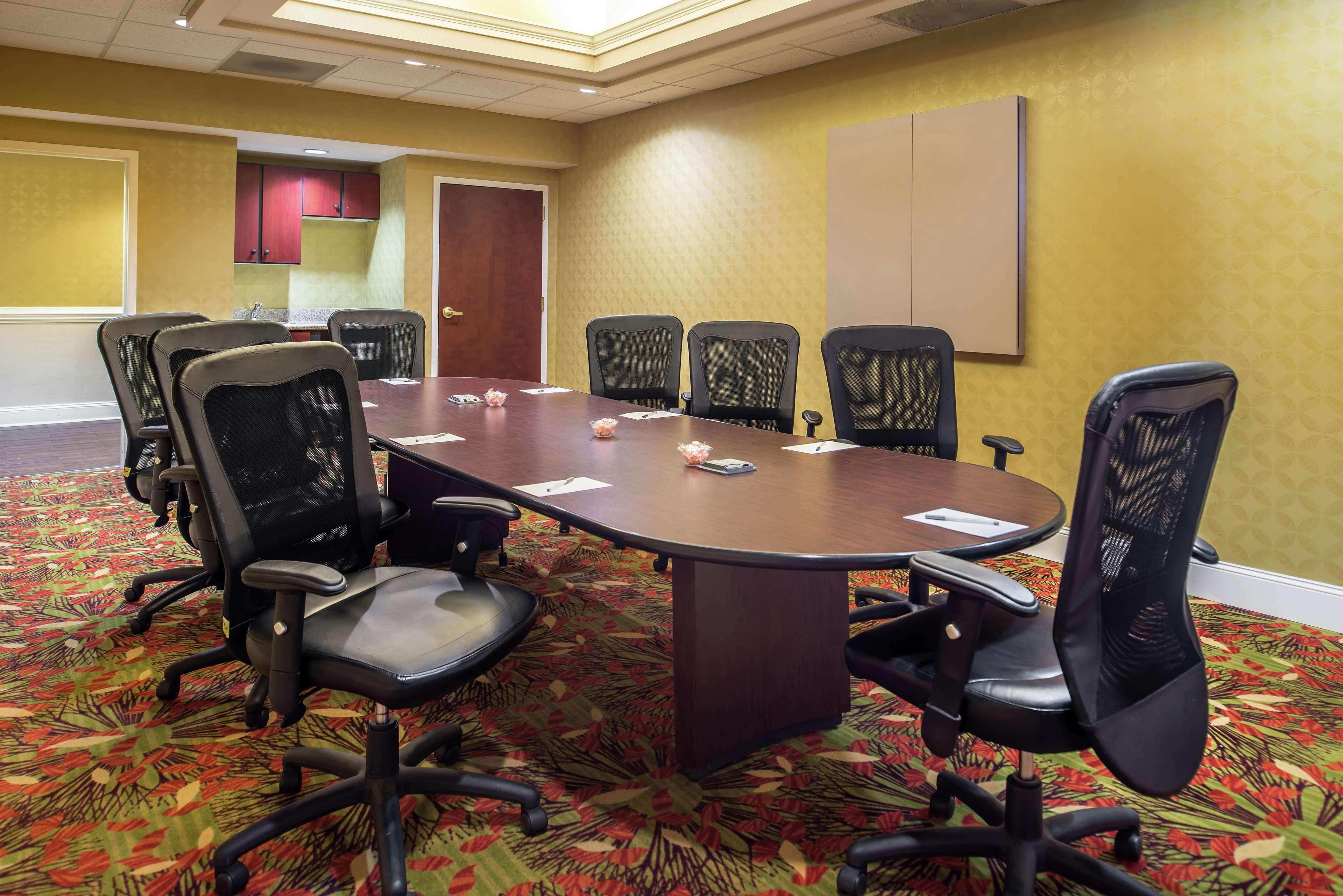 Hampton Inn & Suites Charlotte Arrowood Rd Экстерьер фото