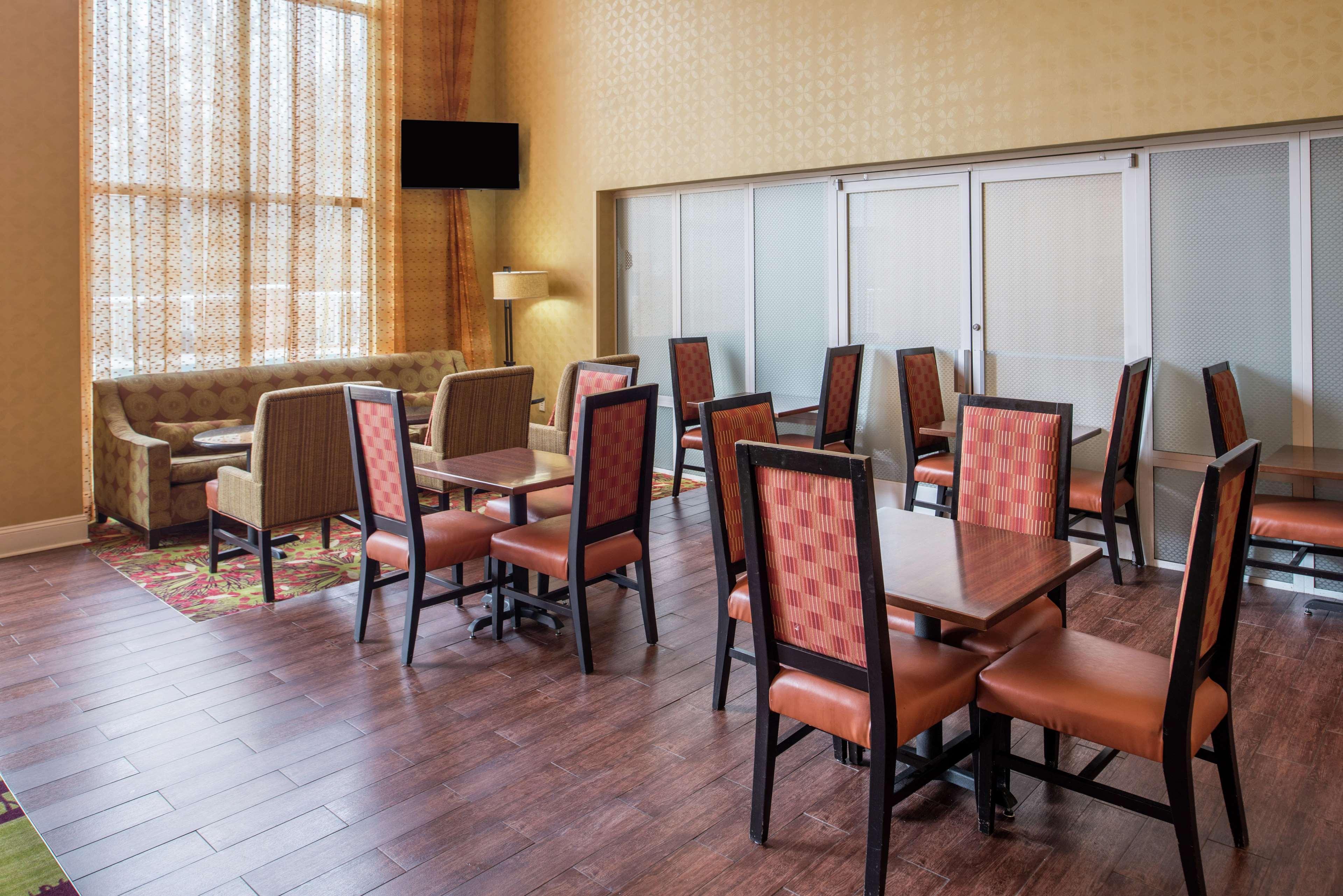 Hampton Inn & Suites Charlotte Arrowood Rd Экстерьер фото