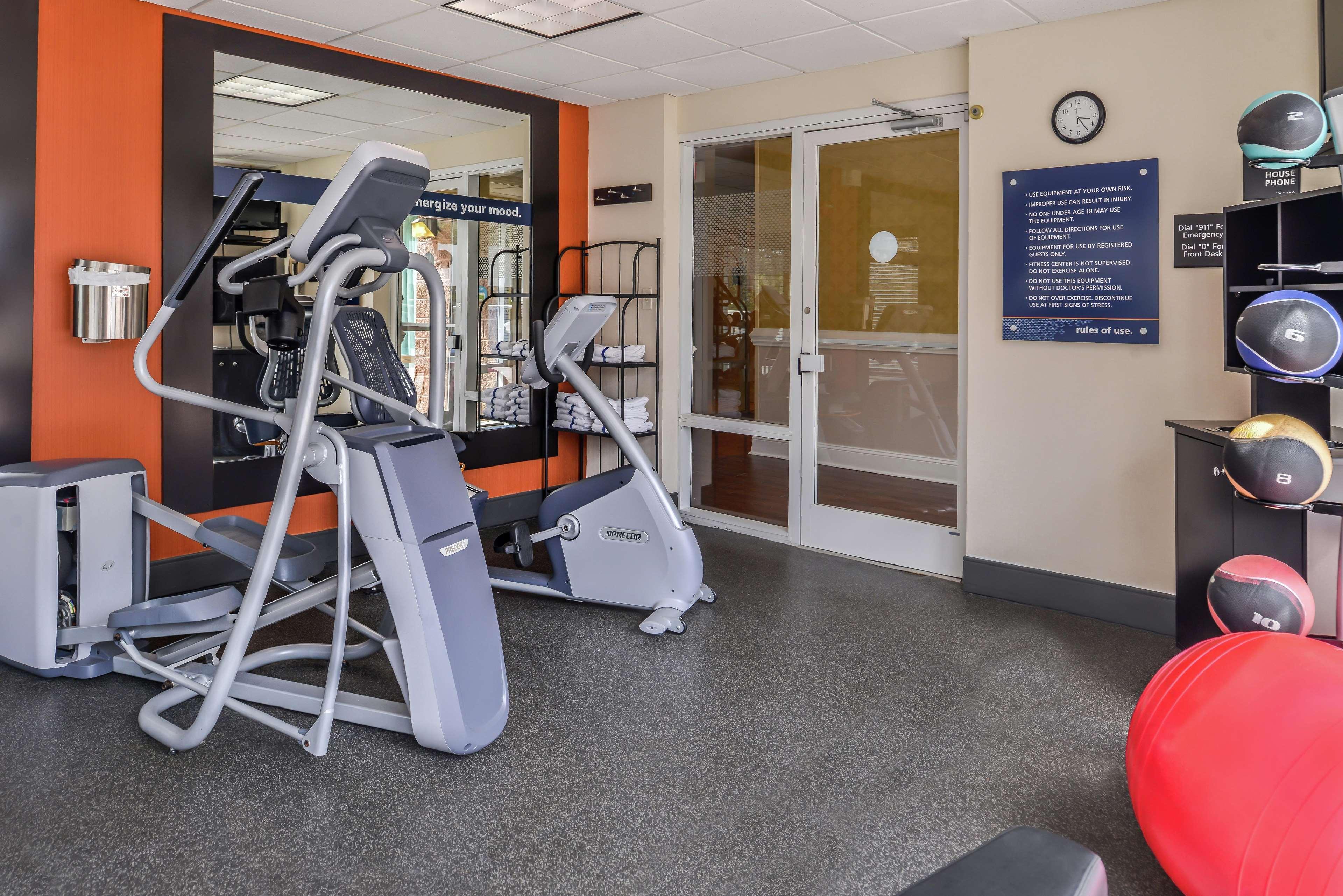 Hampton Inn & Suites Charlotte Arrowood Rd Экстерьер фото