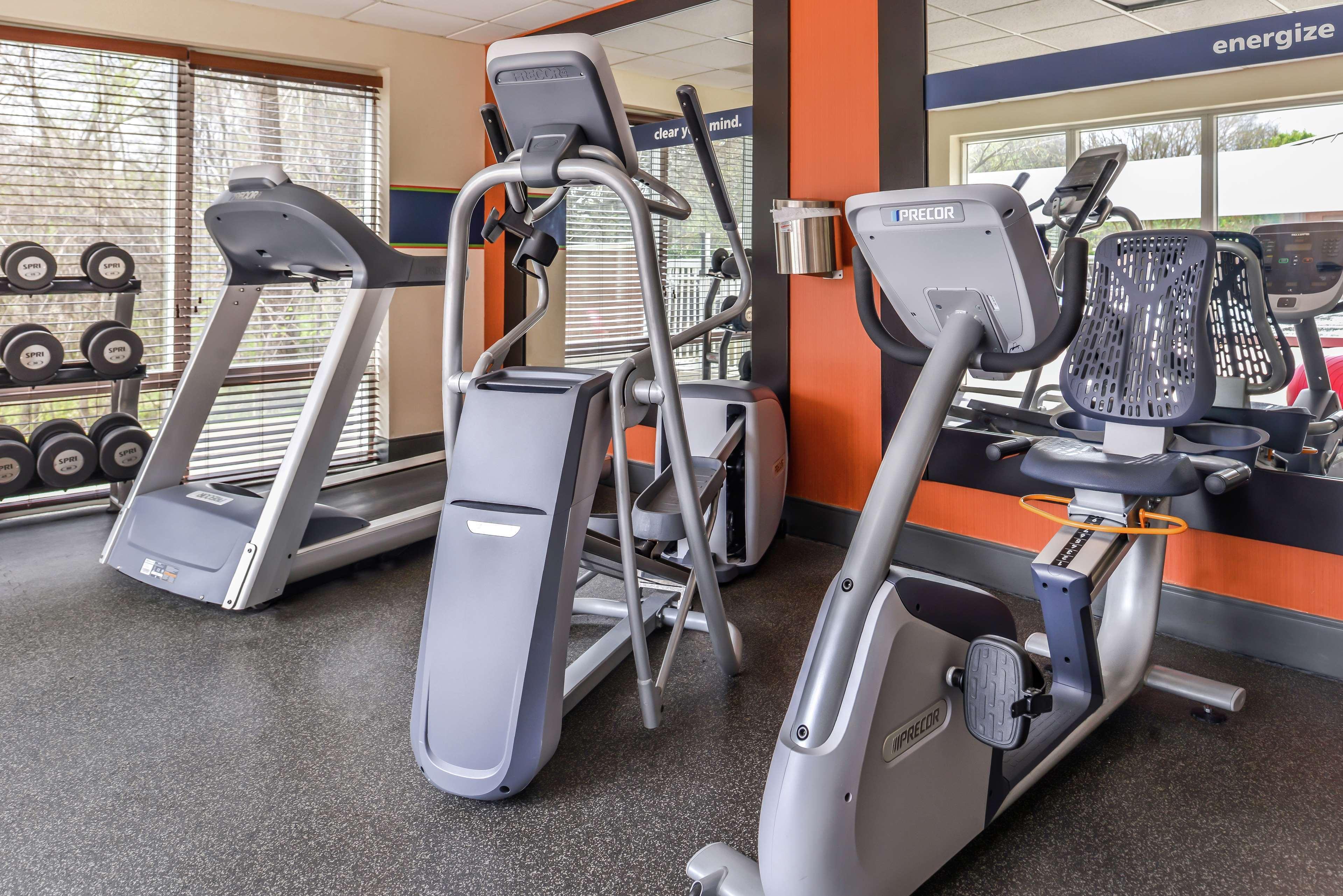 Hampton Inn & Suites Charlotte Arrowood Rd Экстерьер фото
