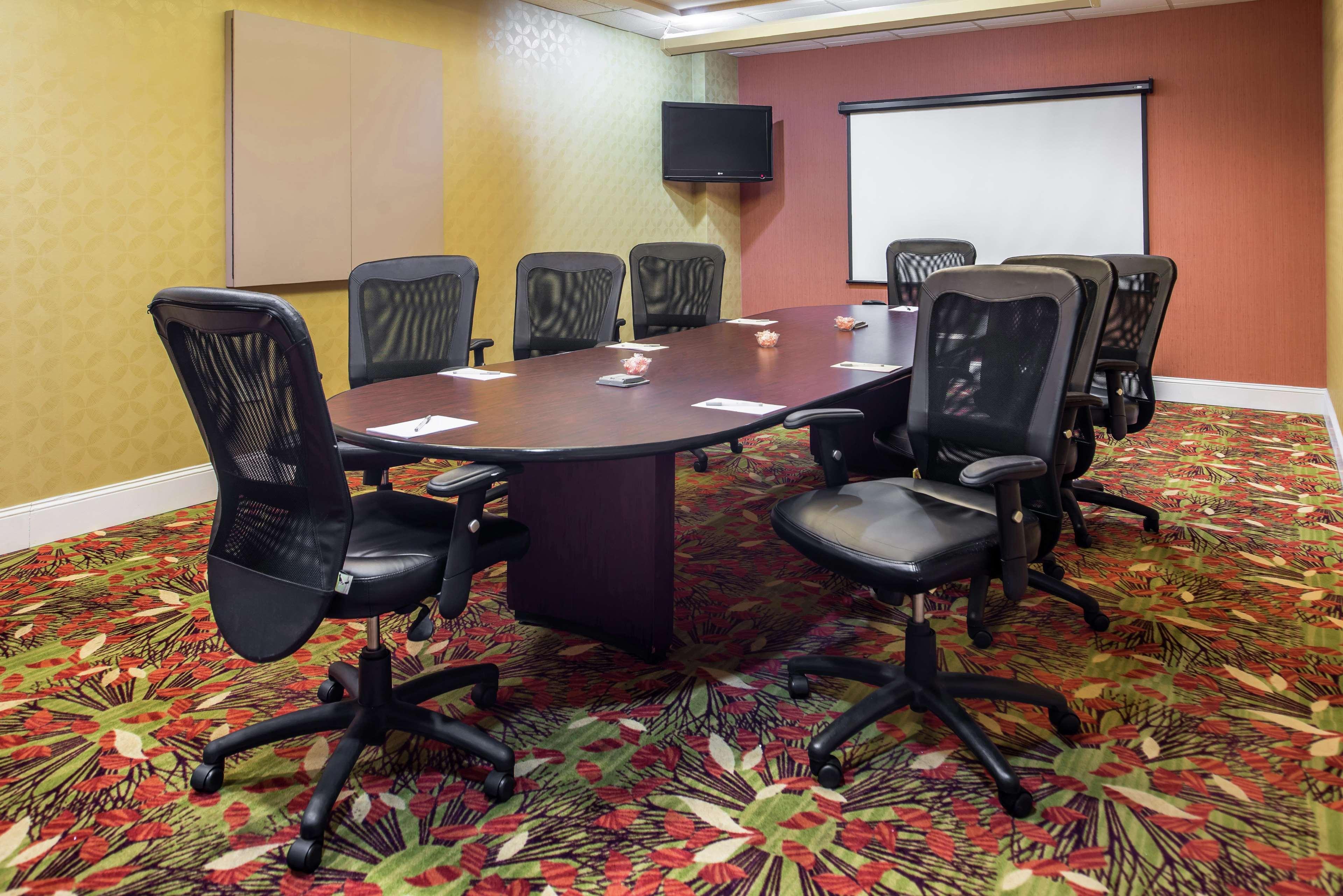 Hampton Inn & Suites Charlotte Arrowood Rd Экстерьер фото