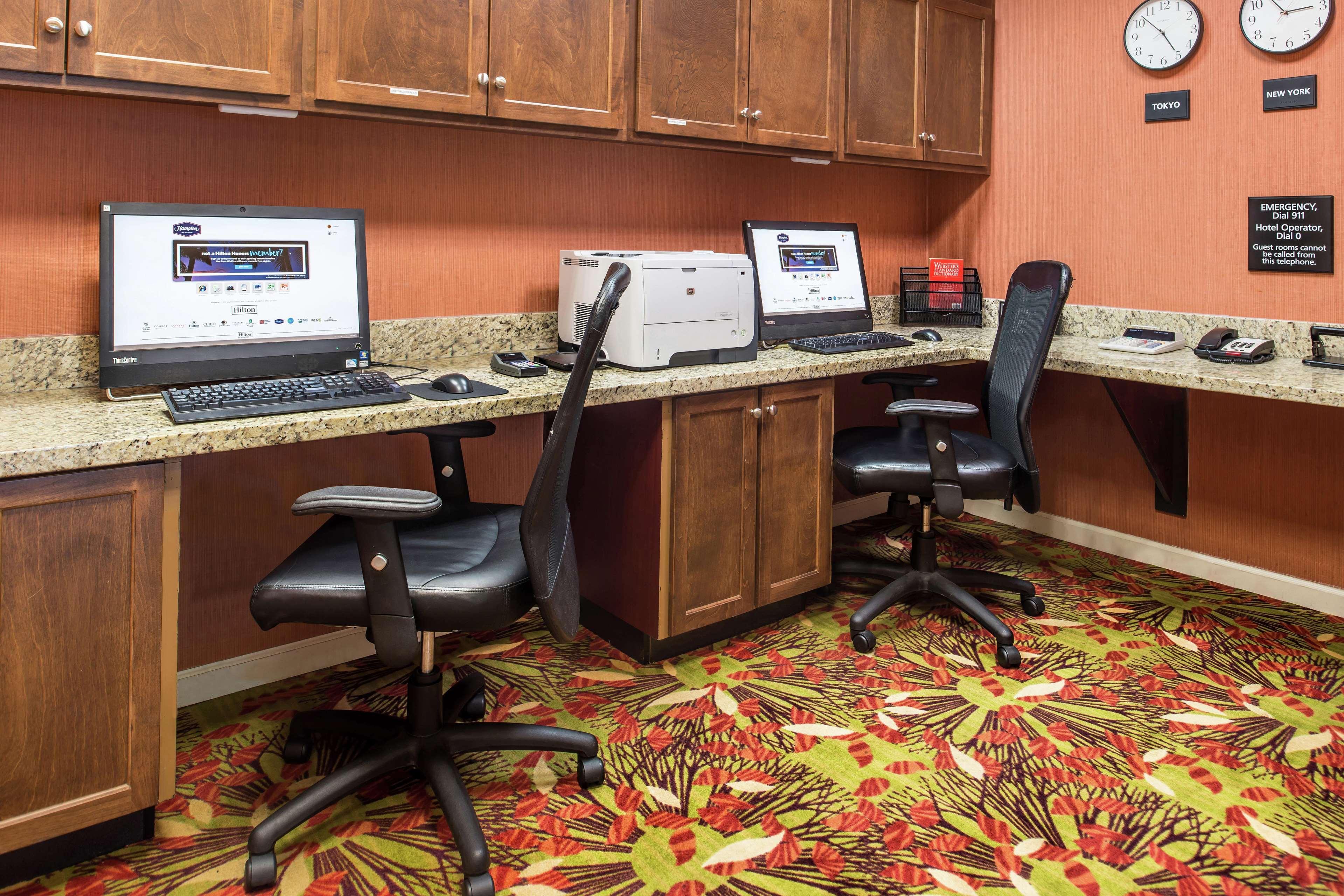 Hampton Inn & Suites Charlotte Arrowood Rd Экстерьер фото