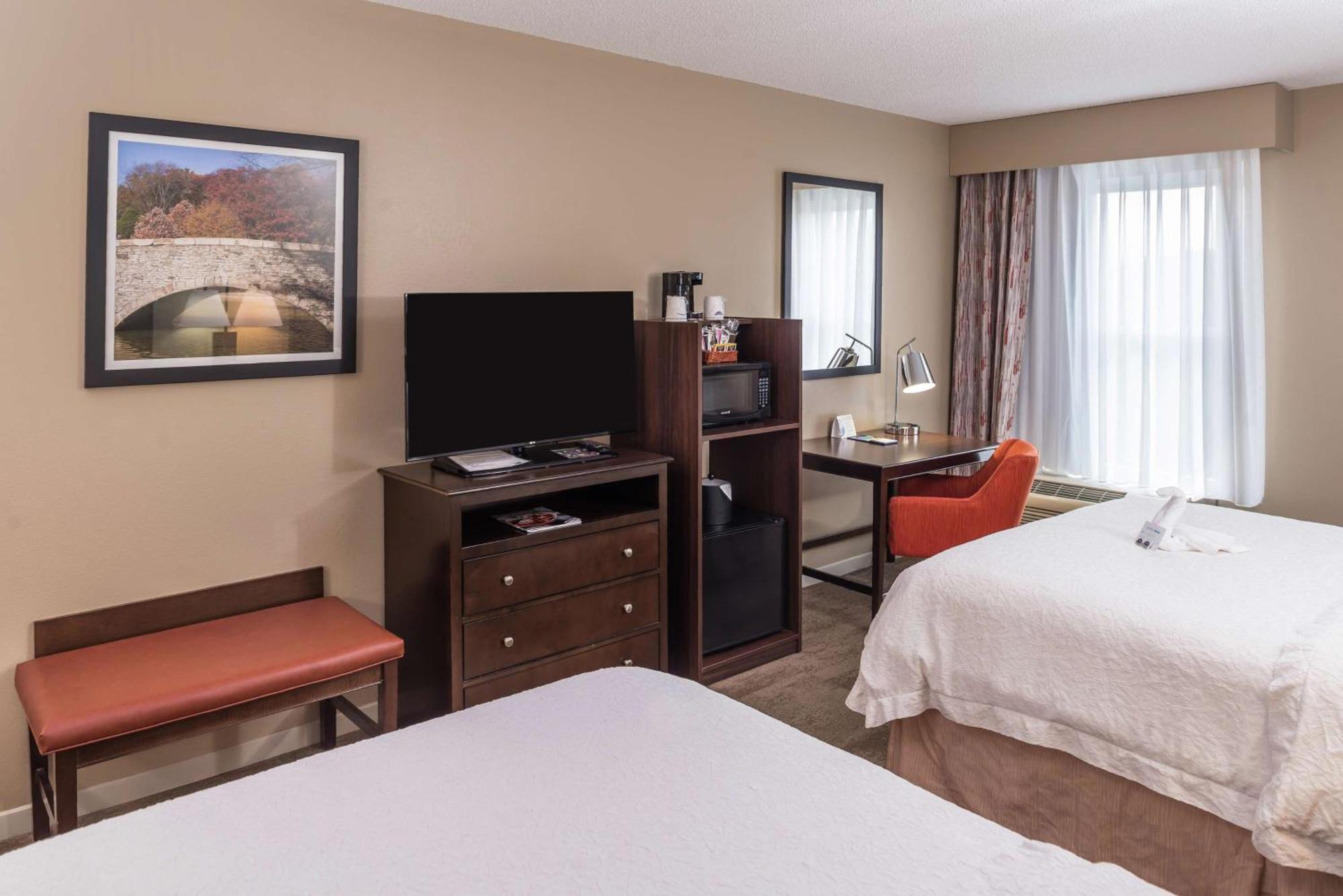 Hampton Inn & Suites Charlotte Arrowood Rd Экстерьер фото