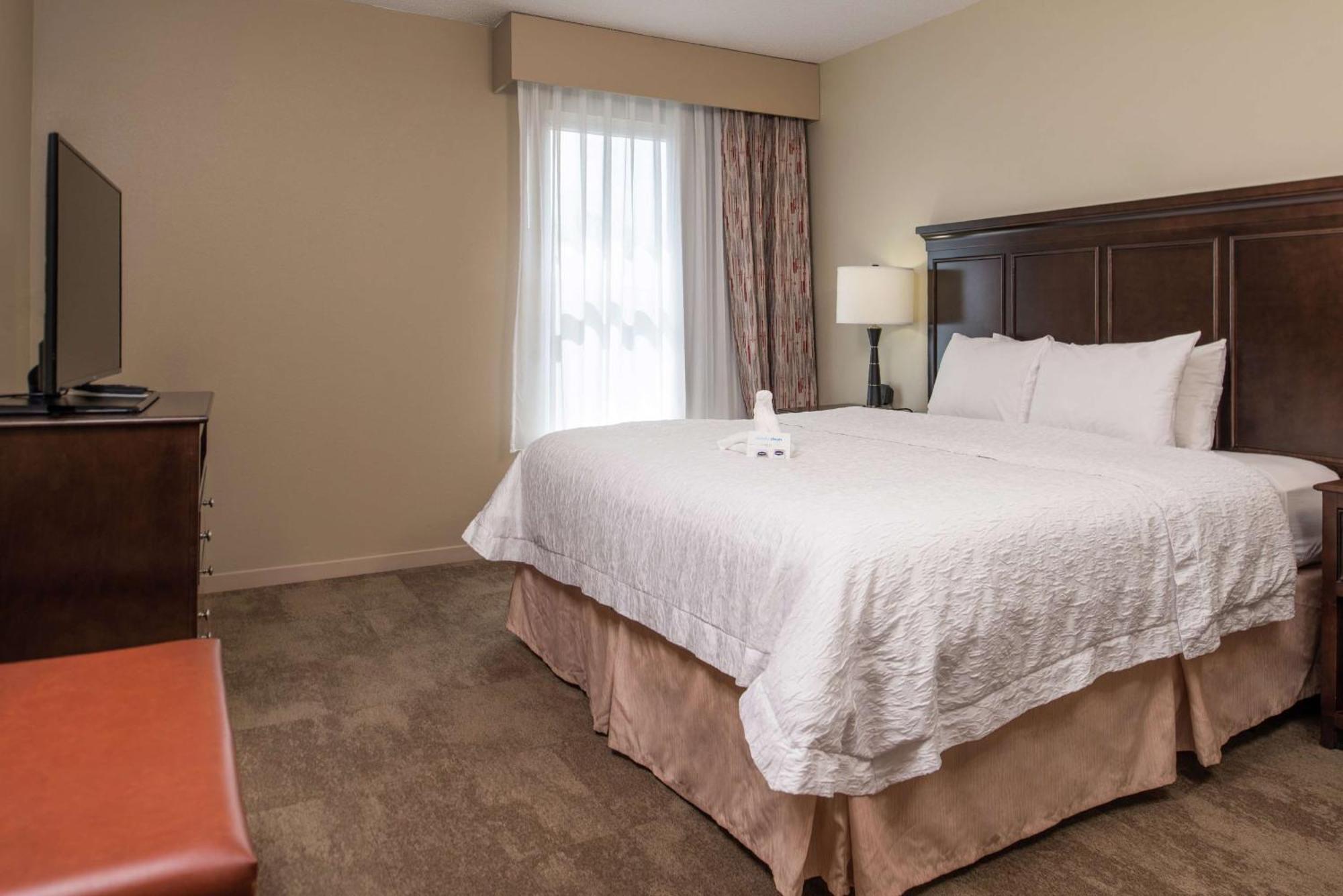 Hampton Inn & Suites Charlotte Arrowood Rd Экстерьер фото
