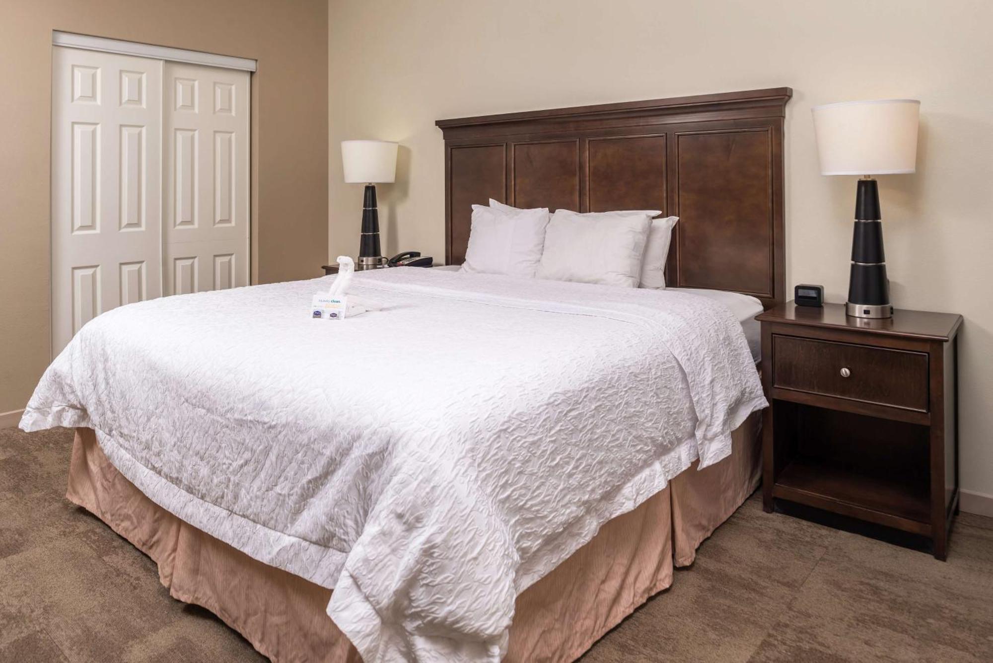 Hampton Inn & Suites Charlotte Arrowood Rd Экстерьер фото