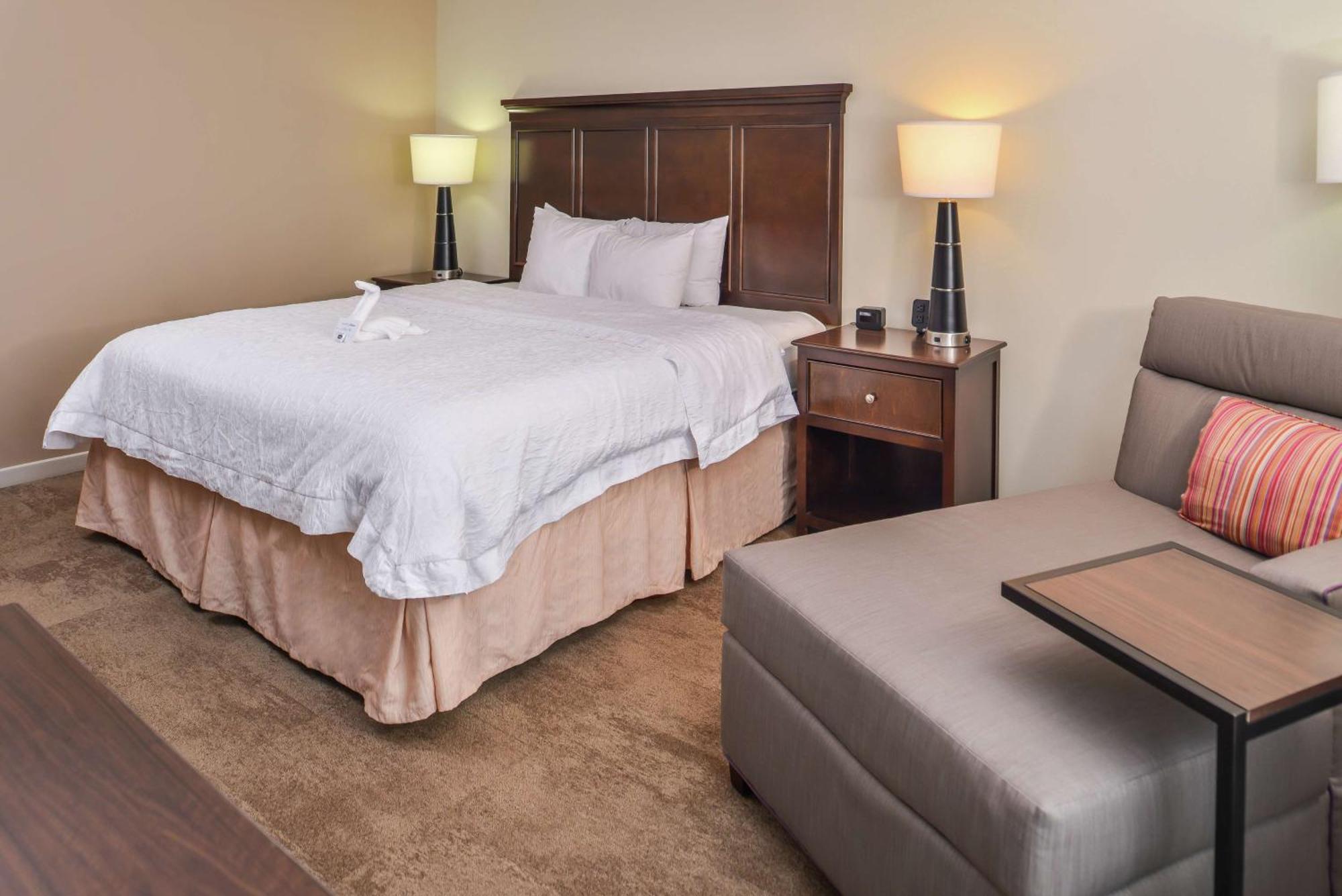 Hampton Inn & Suites Charlotte Arrowood Rd Экстерьер фото