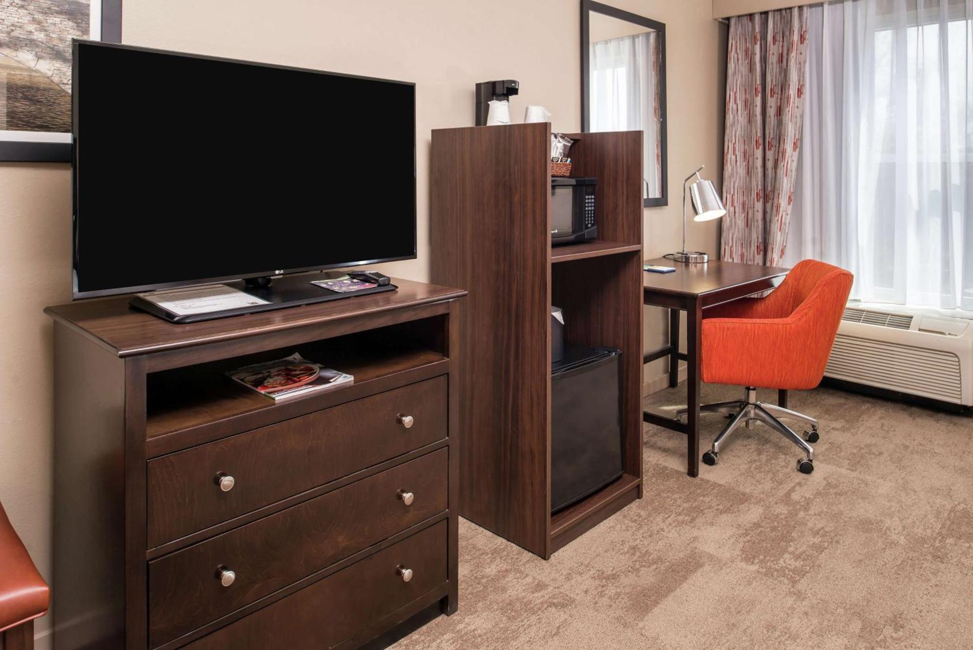 Hampton Inn & Suites Charlotte Arrowood Rd Экстерьер фото