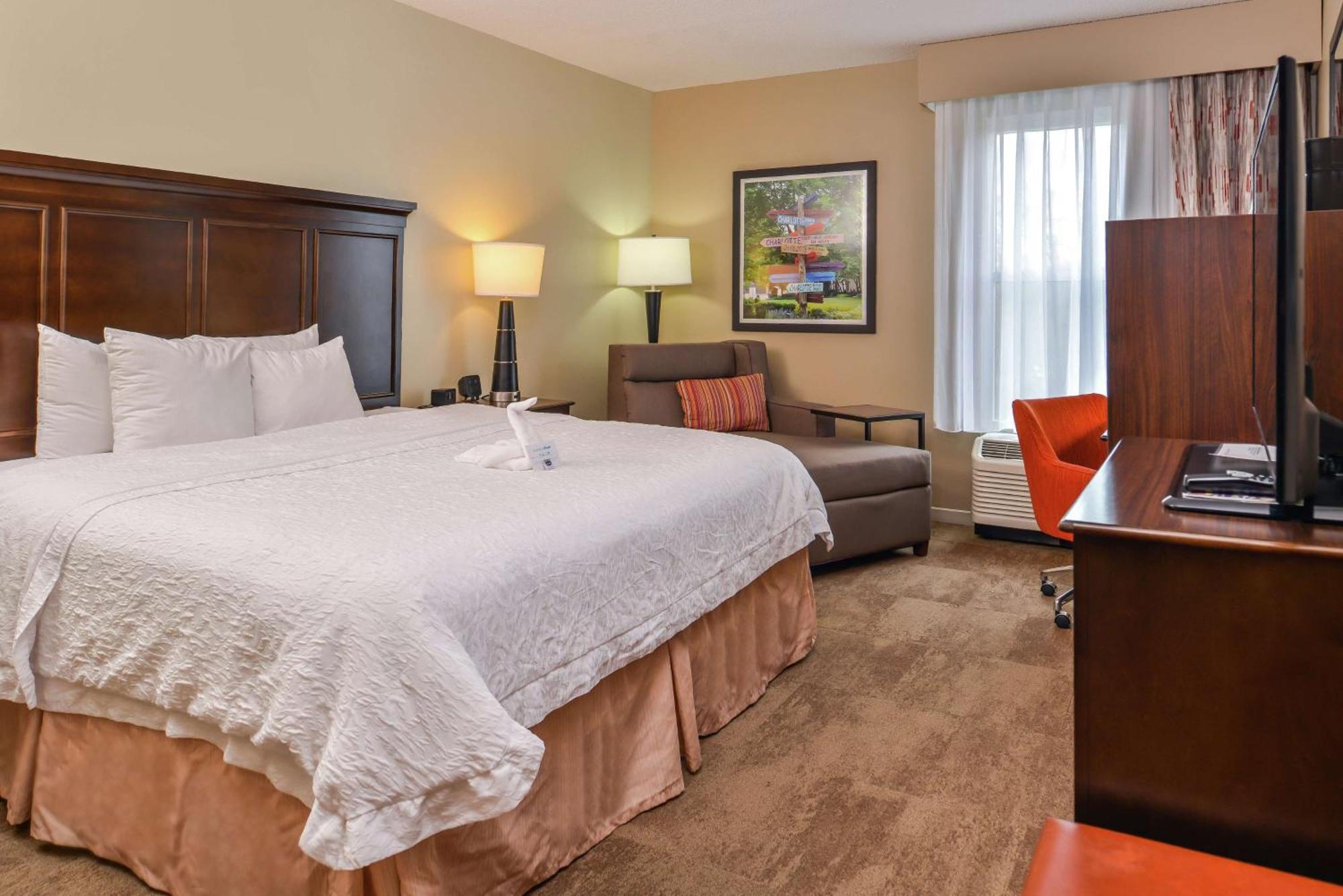 Hampton Inn & Suites Charlotte Arrowood Rd Экстерьер фото