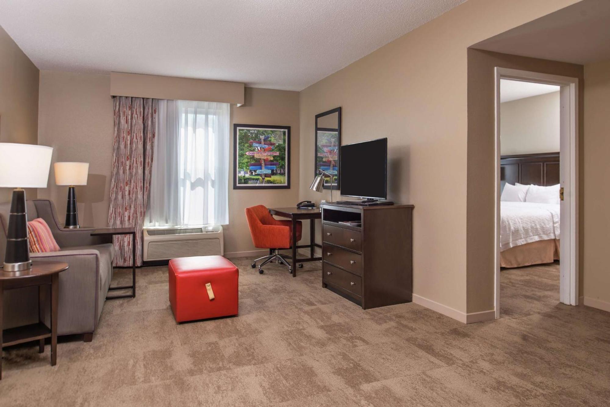 Hampton Inn & Suites Charlotte Arrowood Rd Экстерьер фото