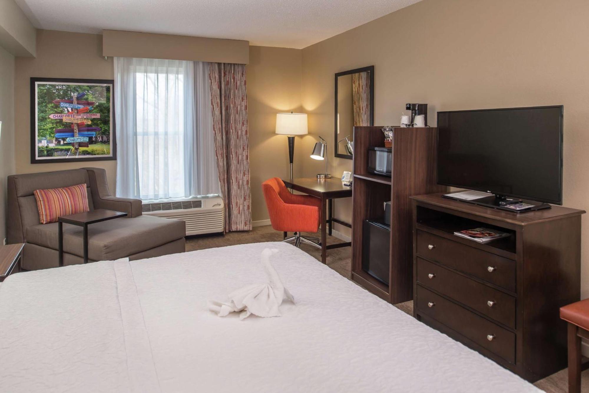 Hampton Inn & Suites Charlotte Arrowood Rd Экстерьер фото