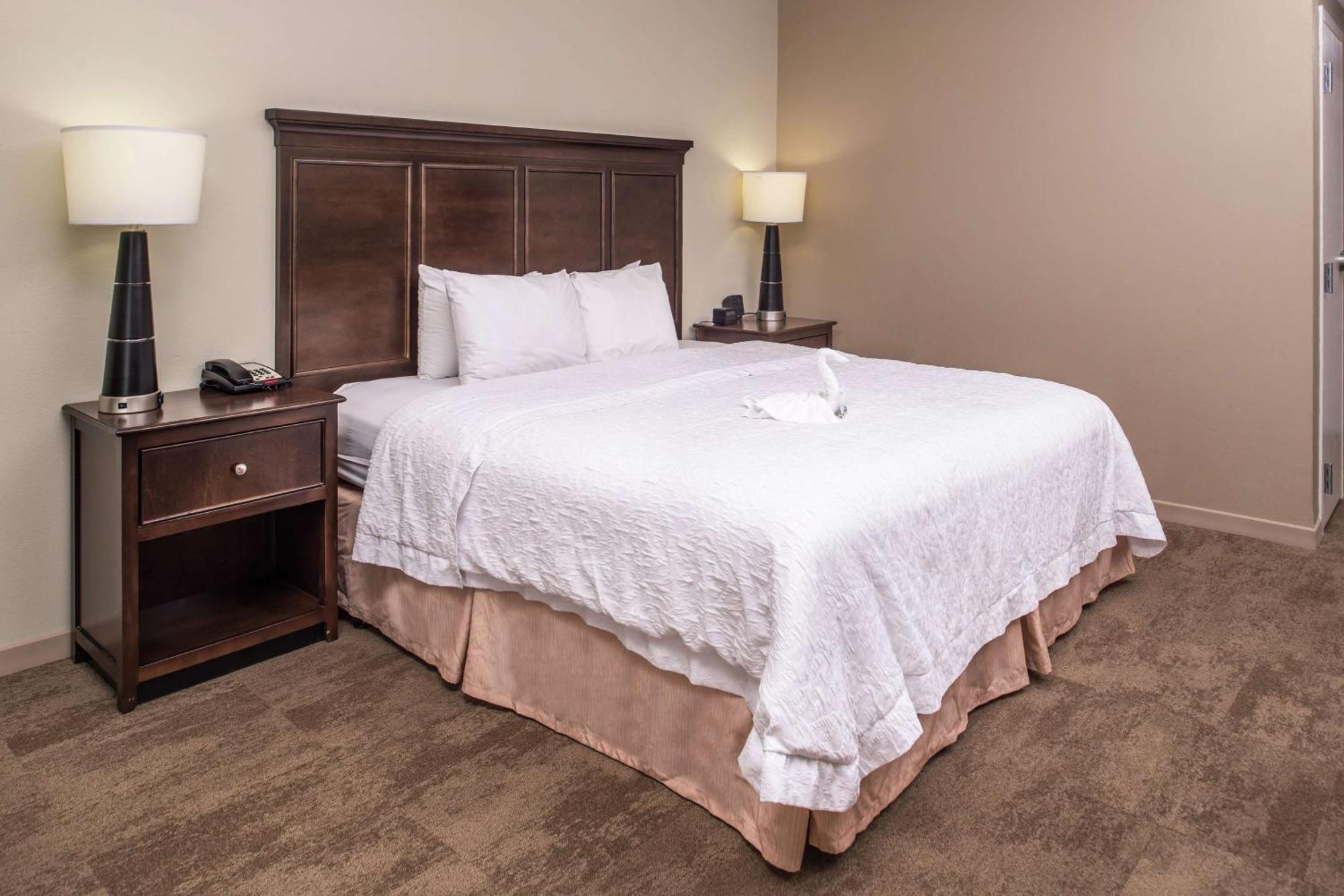 Hampton Inn & Suites Charlotte Arrowood Rd Экстерьер фото