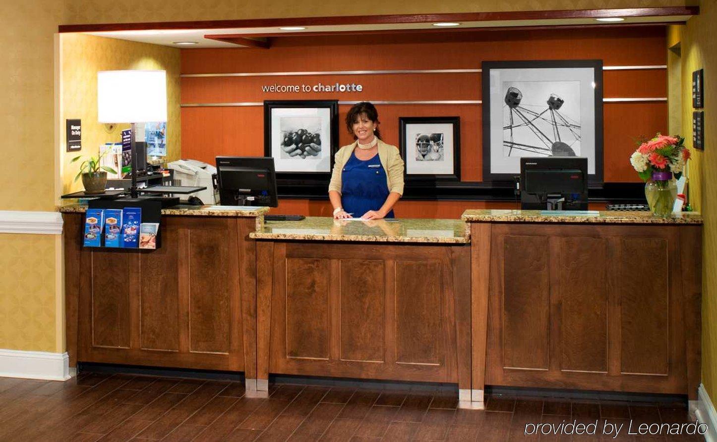 Hampton Inn & Suites Charlotte Arrowood Rd Интерьер фото