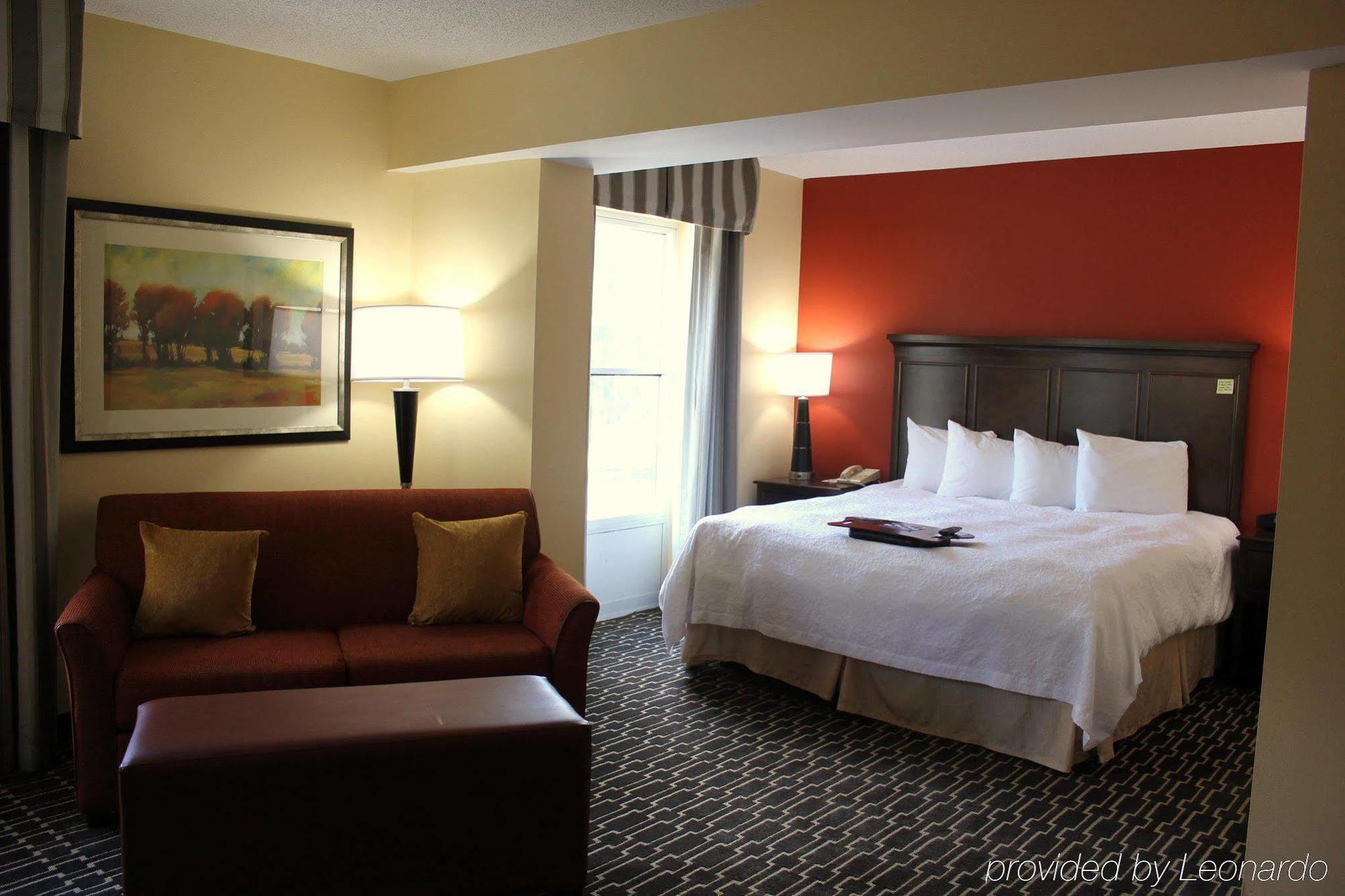 Hampton Inn & Suites Charlotte Arrowood Rd Номер фото